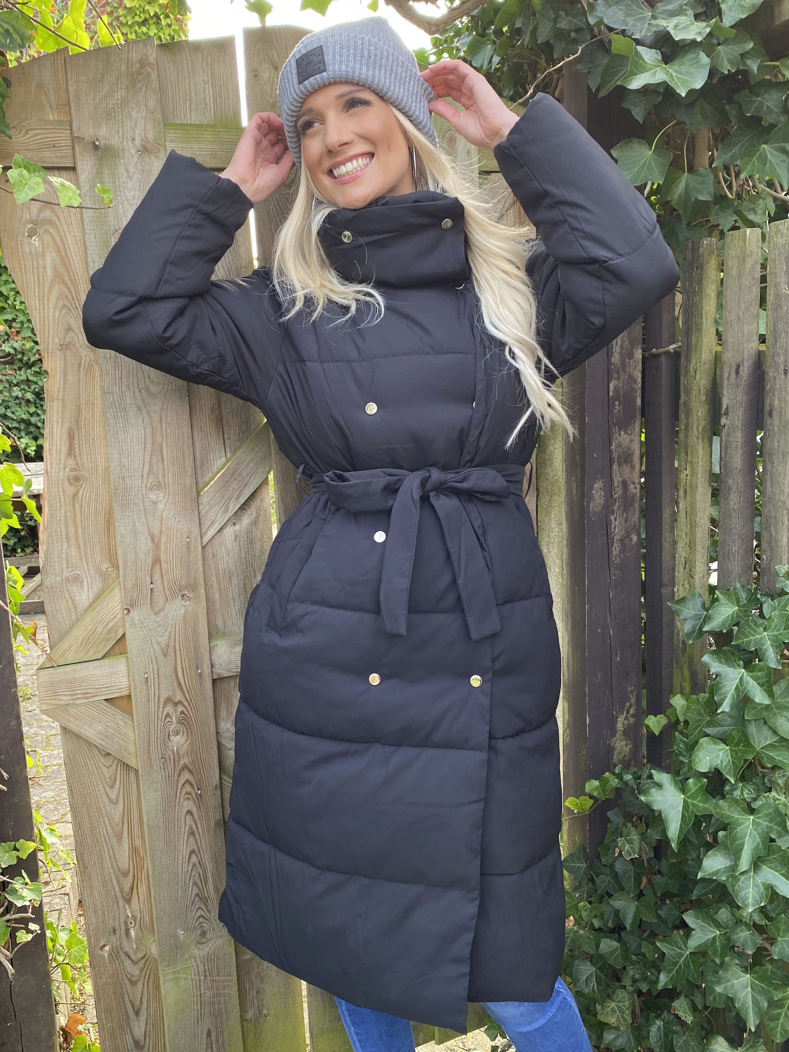 Luisa - Lång dunjacka med knytband - Black